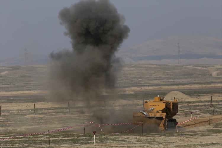 <p>Kuş, aracı kullanacak personel için eğitimin tamamlandığını ve kısa zamanda birliklere sevk edileceğini belirterek, "Azerbaycanlı yetkililer gayet memnun oldu. Herhangi bir olumsuz geri dönüş almadık." dedi.</p>
<p> </p>