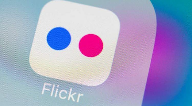 <p>Flickr</p>

<p>Fotoğrafçılar ve grafik tasarımcılar tarafından yoğun olarak kullanılan platformda, yüksek çözünürlüklü fotoğraf ve grafik paylaşımı yapılabiliyor. Sitede 100 milyondan fazla fotoğrafçının hesabı bulunuyor.</p>
