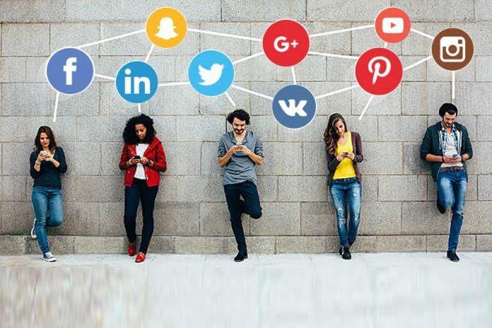 <p>Statista'nın "Sosyal ağ kullanıcılarının sayısı" verilerinden derlediği bilgilere göre, 2020 yılı itibarıyla dünyada toplam 3,6 milyar sosyal ağ kullanıcısı bulunuyor. Her sene düzenli olarak artan sosyal ağ kullanıcı sayısının 2025 yılında 4,4 milyara ulaşması bekleniyor.</p>
