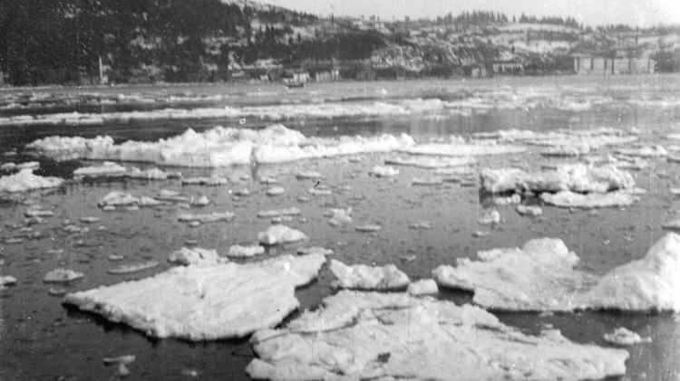 <p>Daha eskiye dayalı iklim bilgileri ise meteorolojik olayların toplumlardaki sosyo-ekonomik yansımasından, ağaç halkalarından, buzullar ve tortulardan alınan izotop incelemeleri sonucunda elde ediliyor.</p>

<p> </p>
