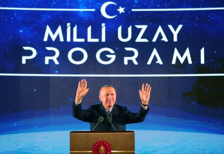<p>3- Milli Uzay Programı'ndaki üçüncü hedefimiz, Türkiye'ye ait bölgesel konumlama ve zamanlama sistemi geliştirmek.</p>
