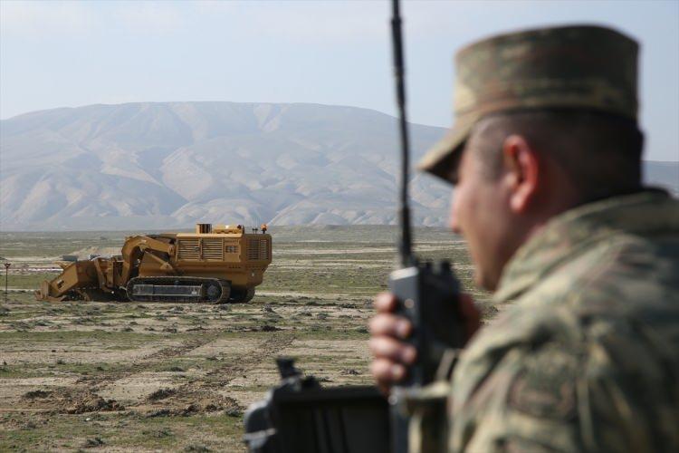 <p>MEMATT, mayınlı alanları daha hızlı ve etkin şekilde temizleyebildiği gibi, yüksek miktardaki patlayıcılara karşı mukavemetiyle dünyadaki muadillerine üstünlük sağlıyor</p>