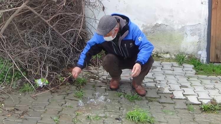 <p>Spor sahamız, yollarımız, her tarafımız şu anda su içerisinde. Bu nedenle yollarımız bozuluyor. Kış gelince halimiz böyle oluyor. Bu durum hoşumuza gidiyor. </p>