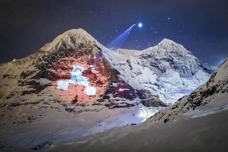 <p>Ehlmann, "Bu yaşam formlarının Dünya'da 3.5 milyar yıl önce yaşadığını biliyoruz. Cevabını aradığımız soru; bunların Mars'ta da 3.5 milyar yıl önce, göl diplerinde yaşayıp yaşamadığı" dedi.</p>

<p> </p>
