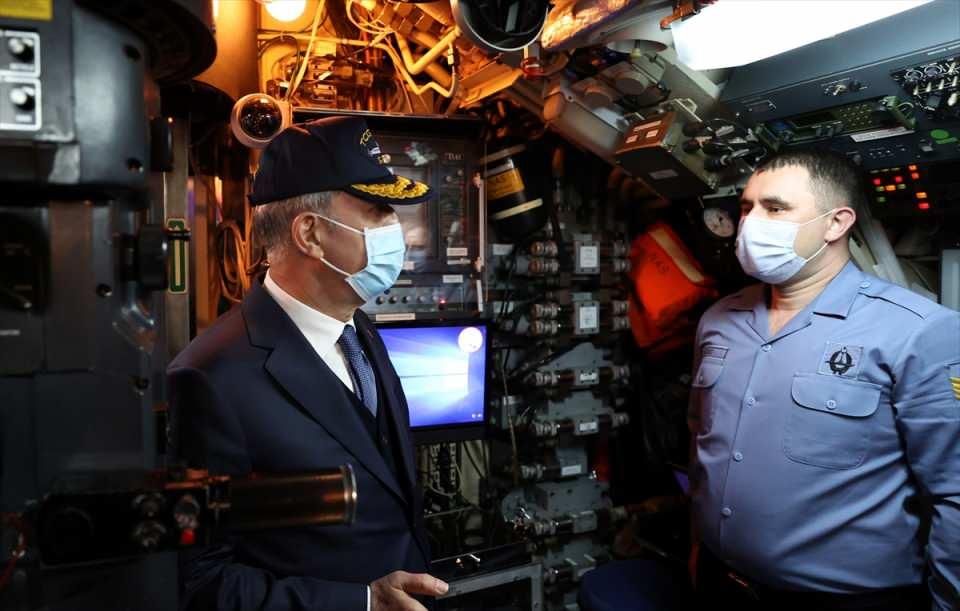 <p><strong>AKYA atışı yapmıştı</strong></p>
<p>GÜR sınıfı denizaltılar, silah ve atış kontrol sistemleri açısından Türk Donanması'ndaki en gelişmiş denizaltı olma özelliği taşıyor. 2003'ten itibaren hizmete giren GÜR sınıfı denizaltılar, modern sistemleri ile üstün savaş gücüne sahip.</p>
<p> </p>