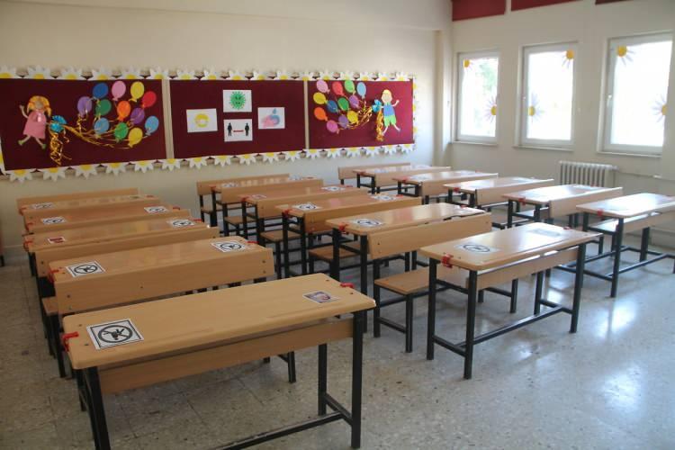 Son dakika: Ziya Sel&ccedil;uk a&ccedil;ıkladı! Liselerde y&uuml;z y&uuml;ze eğitimin detayları belli oldu!