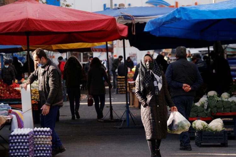 <p>Aydoğan, nüfusu 16 bin 195 olan ilçede, ilk vakanın ağustosta tespit edildiğini söyledi. Aralık ayından itibaren vaka sayısında düşüş yaşandığını kaydeden Aydoğan, ilçe sağlık çalışanlarının yüzde 90’ının aşılama çalışmalarında görev aldığını ve günde aşılanan kişi sayısının 200’ü bulduğunu bildirdi.</p>

<p> </p>
