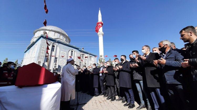 <p>Cenaze morgdan alınarak önce baba ocağına, ardından Kahta ilçesine bağlı Salkımbağ Köyü Camii’ne getirildi.<br />
 </p>
