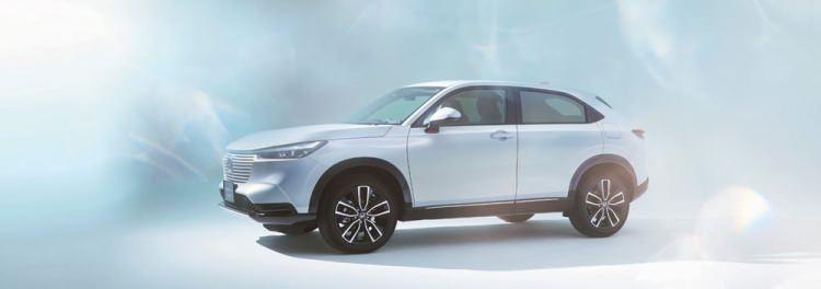<p>Yeni nesil HR-V, Honda'nın 'e:Technology' markası altında e:HEV logosunu taşıyan en yeni modeli olarak yollara çıkıyor.</p>
<p> </p>