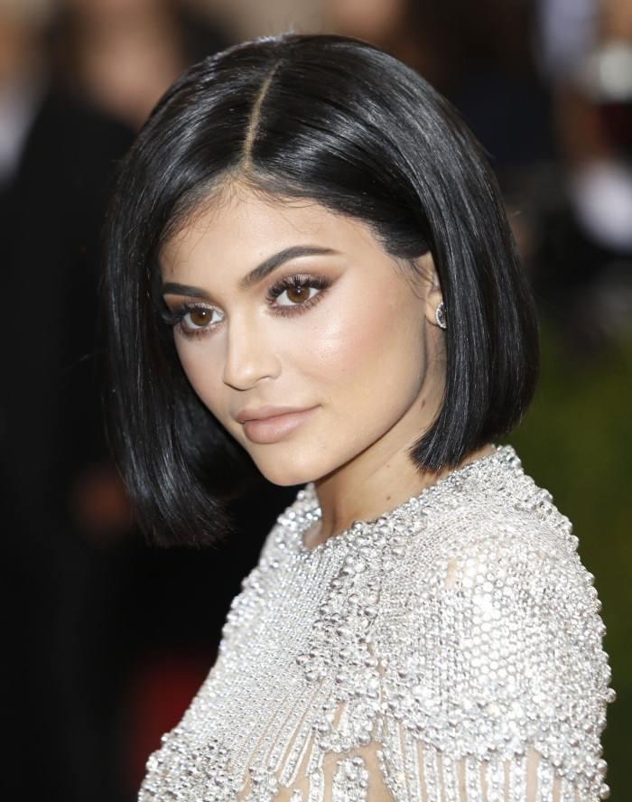 <p><em><strong>KYLIE JENNER</strong></em></p>

<p><em><strong>Takipçi sayısı: 216 mily</strong>on</em></p>
