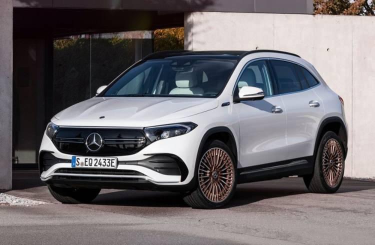 <p>MERCEDES EQA TANITILDI</p>

<p>Mercedes-Benz elektrikli ürün ailesinin yeni üyesini tanıttı. Ürün gamının başına yerleşecek olan modelin adı EQA.</p>
