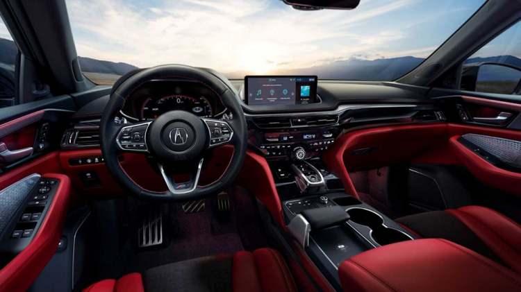 <p>MDX'te 12.3 inç'lik dijital gösterge paneline ek olarak yine aynı boyutta bir bilgi eğlence ekranı yer alıyor. Amazon Alexa, Android Auto, Apple CarPlay gibi özellikleri desteklenirken kablosuz şarj desteği de unutulmamış.</p>
