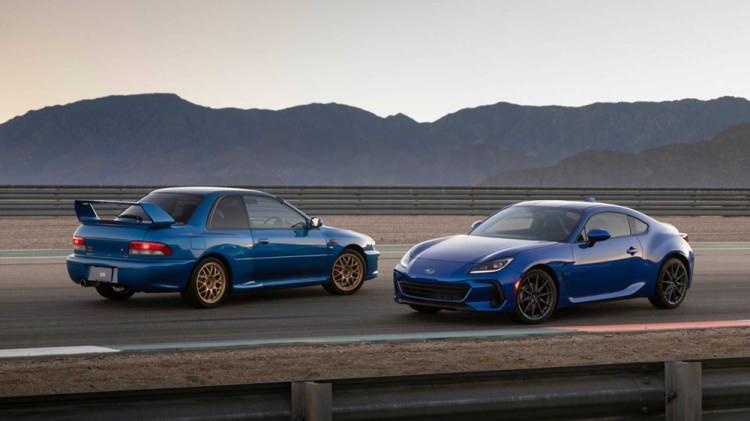 <p>2021 SUBARU BRZ</p>
<p>Atmosferik motor, manuel şanzıman ve 2+2 gövdesiyle otomobil severler arasında sevilen modellerden olan Subaru BRZ yenilendi.</p>