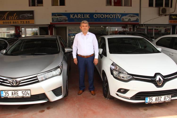 <p><span style="color:rgb(178, 34, 34)"><strong>ARAÇ ALMAYI DÜŞÜNENLER NE YAPMALI?</strong></span></p>
<p>Üreticilerin pandeminin yeni dalgalarına daha hazırlıklı olduğu belirten Gündoğan, <strong>"İkinci el otomobil pazarında fiyat dengesi sıfır araç tedarikinin sağlanması, lojistik sorunların ortadan kalkması ve mevcut ikinci el otomobil stok maliyetlerinin kontrollü seviyeye çekilmesine bağlı. İçinde bulunduğumuz dönemde Covid-19 pandemisinin ve dolayısıyla aşı gelişmeleri de her sektörde olduğu gibi otomotiv sektörünü de direkt olarak ilgilendiriyor. Yeni araç tedarikinde üretim kısıtlarına bağlı olarak 2020 yılına benzer bir sorun yaşanırsa veya otomotiv sektörü tedarikçilerinde uzun soluklu sorunlar yaşanırsa talep tekrar <a href="https://otomobil.haber7.com/etiket/ikinci+el+ara%C3%A7lar" target="_blank">ikinci el araçlar</a>a yönelir. Bu durumda yine arz-talep dengesi nedeniyle fiyatlarda artış yaşanması söz konusu olabilir. Ancak üreticiler bu defa pandeminin ilk dönemine göre daha hazırlıklı durumda. Bu nedenle geçtiğimiz yılki kadar arz sıkıntısı yaşanmayacağını düşünüyoruz. Pazarı genel olarak değerlendirdiğimizde fiyatların henüz dengeyi bulmadığını söyleyebiliriz"</strong> dedi. </p>