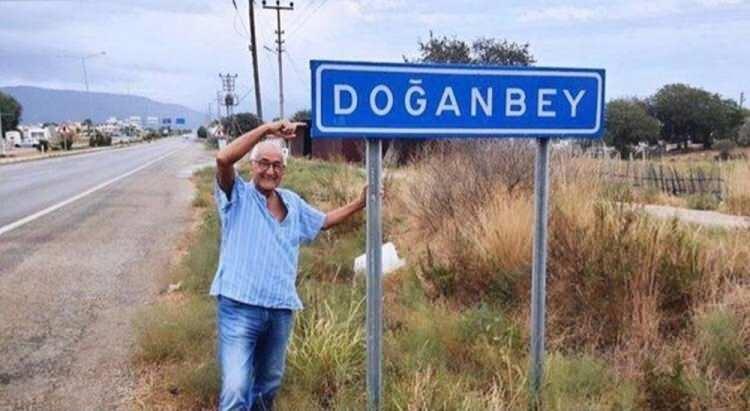 <p><strong>Doğa Rutkay Kamal</strong></p>
<p>Canım hocam. Kıymetli hocam. Sizinle ne güzel ne önemli konular için buluşmuştuk 'Masa' programımda. Sizi ilk davet ettiğimde bir daha hiç ara vermeden görüşeceğimizi biliyordum. Doğrusu sizin gibi değerli biri az bulunurdu. Son kitabınızı içindeki yazıyla gönderdiğiniz ve sevincinizi benimle paylaştığınız için sonsuz mutluyum. Sizi kaybetmek büyük bir acı şimdi kalbimde... Cennet mekanınızda huzurla uyuyun.</p>