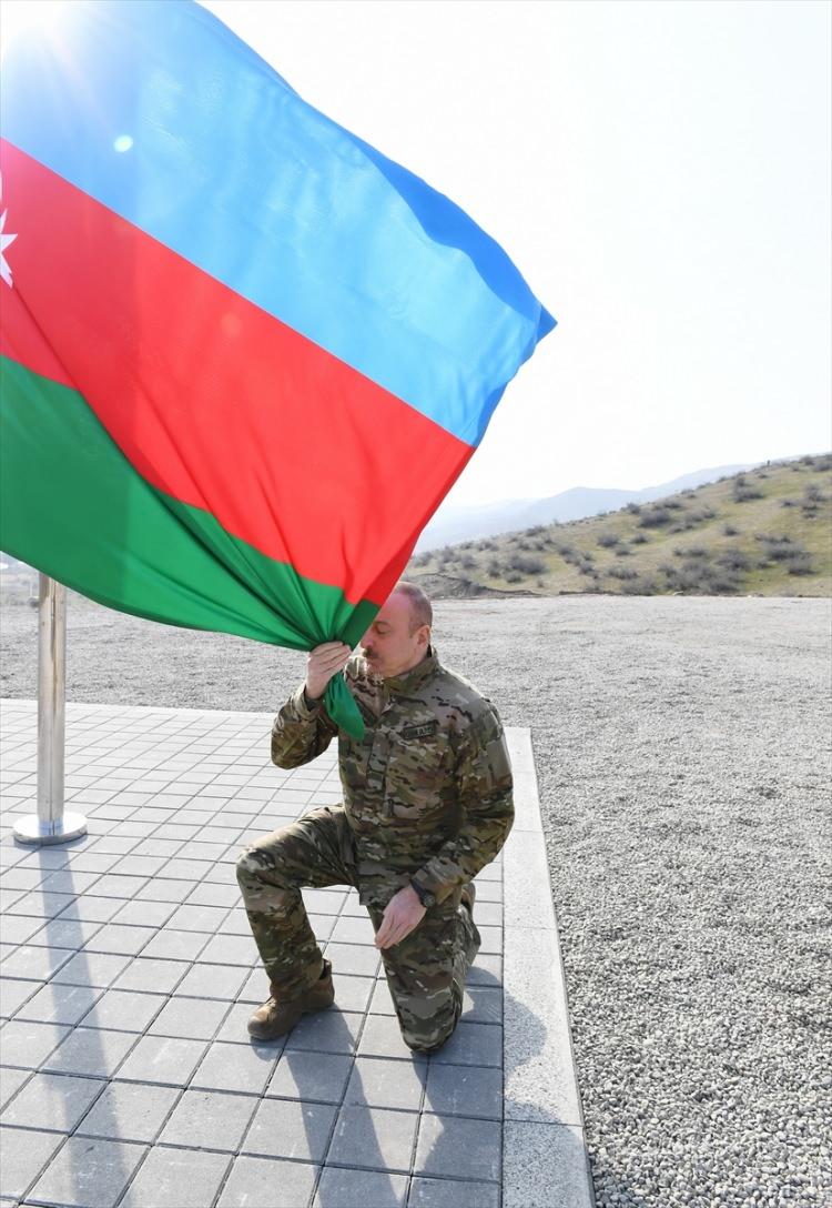 <p>Azerbaycan Cumhurbaşkanı İlham Aliyev, Ermenistan'ın işgalinden kurtarılan Fuzuli, Zengilan, Laçın ve Cebrayıl illerini ziyaret etti.</p>

<p> </p>
