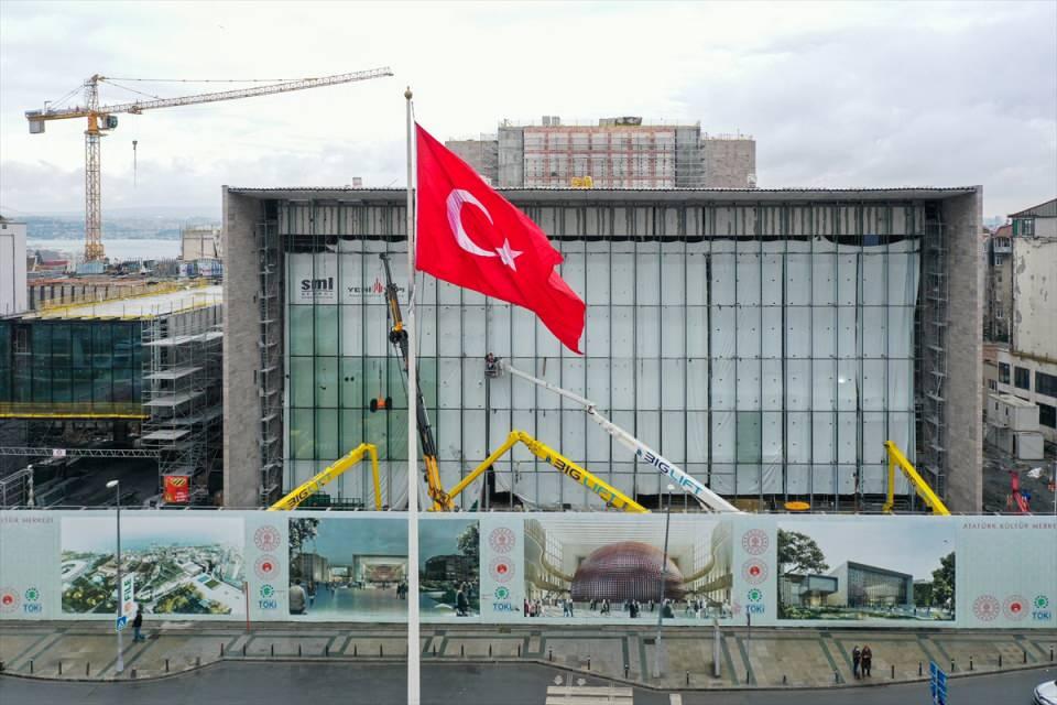 <p>Cumhurbaşkanı Recep Tayyip Erdoğan tarafından 10 Şubat 2019'da temeli atılan AKM'nin yapımı devam ediyor.</p>

<p> </p>
