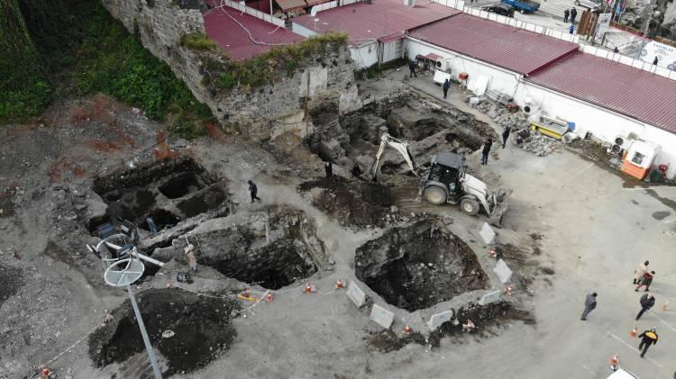 <p>Burası kamulaştırma sahası. Dolayısıyla mevcut alanında altında yaklaşık 1-2 metre dip tarafa doğru 3-4 metreye yakın moloz dolgusu var. </p>
