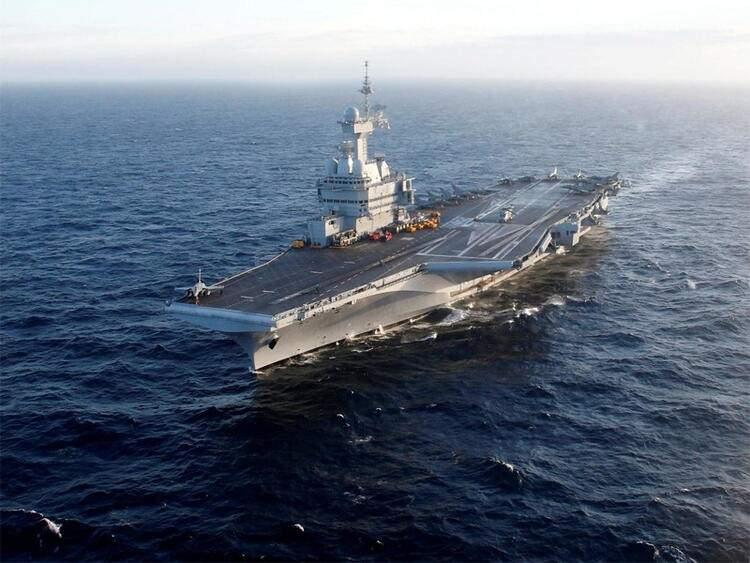 <p>Fransa Savunma Bakanlığı, önümüzdeki aylarda Hint Okyanusu ve Basra Körfezi'ne de uğrayacak gemide 20 Rafale jetinin bulunduğunu açıkladı. Yunan medyası, Charles de Gaulle'ün ilk kez Doğu Akdeniz'de tatbikat yapacağını sevinç çığlıklarıyla duyurdu.</p>
<ul>
</ul>