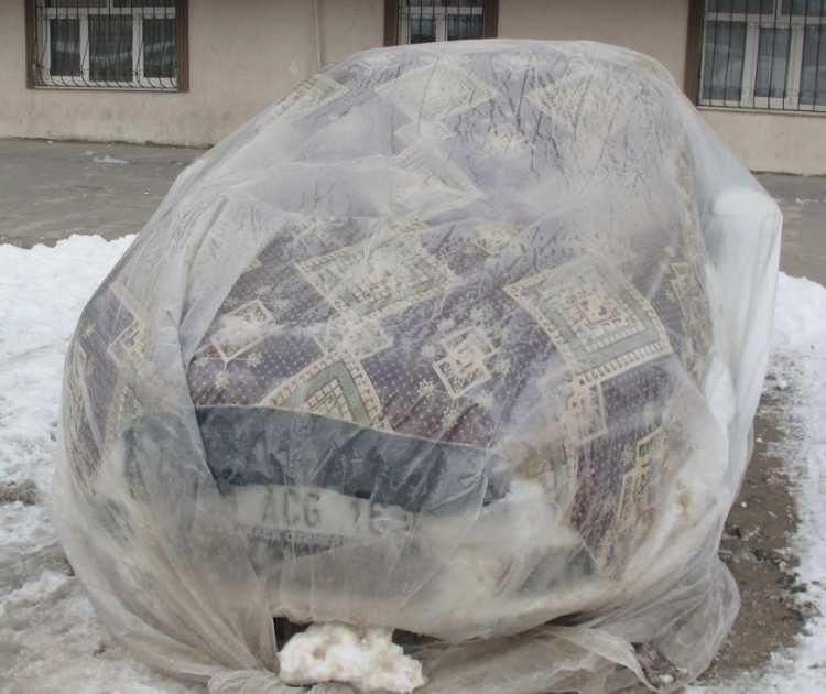 <p>Doğu Anadolu Bölgesi'nde Sibirya soğukları etkili oldu. Sıfırın altında 19 derece ile Ağrı, en soğuk ili olurken, Erzurum'un Tekman ilçesinin Hacıömer köyünde sıcaklık, sıfırın altında 16 derece olarak ölçüldü. Meteoroloji Genel Müdürlüğü'nün açıkladığı verilere göre, illerdeki sıcaklıklar sıfırın altında olmak üzere Erzurum 6, Muş 5, Ardahan, Erzincan ve Kars 4 ve Iğdır 2 derece ölçüldü.</p>
<p> </p>