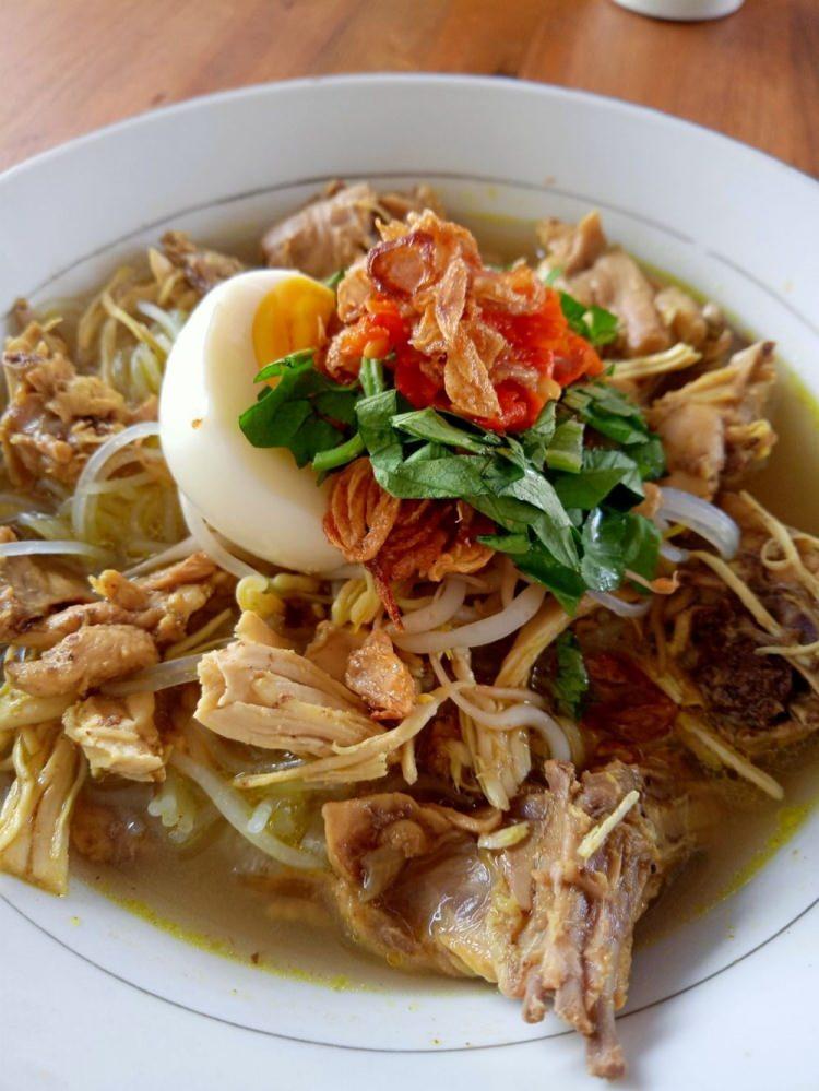 <p><strong>Soto ayam, Endonezya</strong></p>

<p> </p>
