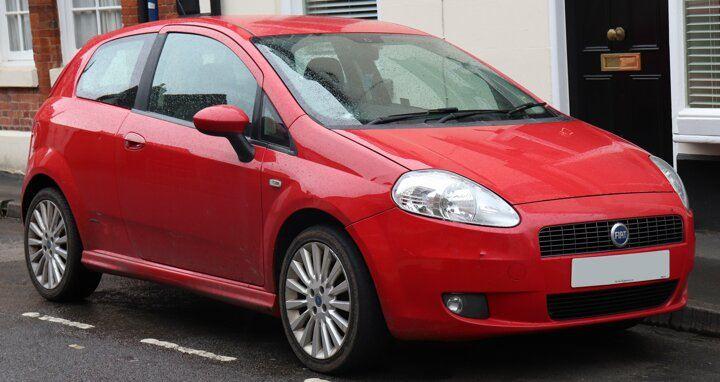 <p>Fiat Punto 2011 - 2015 model</p>
<p>65 bin ile 99 bin TL arası</p>