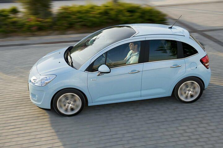 <p>Citroen C3 - 2011 - 2012</p>
<p>80 bin ile 98 bin TL arası</p>