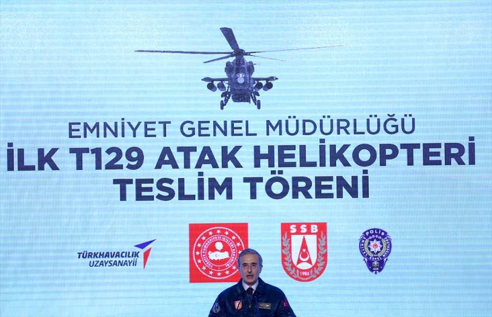 <p><strong>- "Emniyetin gücüne güç katacak"</strong></p>

<p>Cumhurbaşkanlığı Savunma Sanayii Başkanı İsmail Demir de emniyet teşkilatının  gücüne güç katacak teslimat için bir araya gelmenin haklı gurur ve mutluluğunu yaşadıklarını söyledi.</p>

<p> </p>
