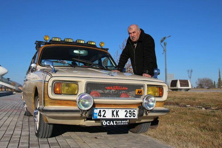 <p>&Ouml;cal, sanayide Amerikan model klasik otomobiller &uuml;zerine &ccedil;ok &ccedil;alıştığını belirterek, "Bunlar bende hastalık, eski otomobillere karşı b&uuml;y&uuml;k ilgim var. Diğer klasiklerden sonra Anadol'a y&ouml;neldik. Anadol'un bir iyiliği, kaportada &ccedil;&uuml;r&uuml;me yok, ustalarla fazla uğraşmıyorsun. &Ccedil;atlak, ufak tefek kırık varsa yapıştırdın mı halloluyor. Anadol ayrı bir sevgi oldu, 8-10 senedir de bizde." diye konuştu.</p>
