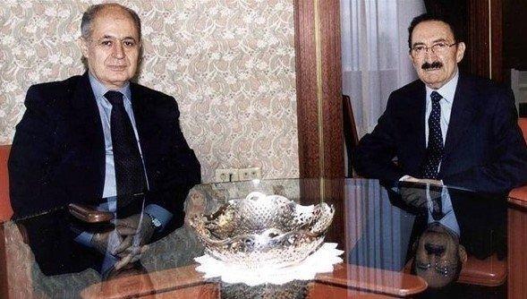 <p>MGK toplantısına Başbakan Necmettin Erbakan, Genelkurmay Başkanı Orgeneral İsmail Hakkı Karadayı, Dışişleri Bakanı ve Başbakan Yardımcısı Tansu Çiller, Milli Savunma Bakanı Turhan Tayan, İçişleri Bakanı Meral Akşener ile Kara Kuvvetleri Komutanı Orgeneral Hikmet Köksal, Deniz Kuvvetleri Komutanı Oramiral Güven Erkaya, Hava Kuvvetleri Komutanı Orgeneral Ahmet Çörekçi, Jandarma Genel Komutanı Orgeneral Teoman Koman ve MGK Genel Sekreteri Orgeneral İlhan Kılıç da katıldı.</p>

<p>Toplantıda, MİT Müsteşarı Sönmez Köksal, Dışişleri Bakanlığı Müsteşarı Onur Öymen, Emniyet Genel Müdürü Alaaddin Yüksel, Olağanüstü Hal Bölge Valisi Necati Bilican ve Cumhurbaşkanlığı Genel Sekreteri Necdet Seçkinöz, Genelkurmay İstihbarat Başkanı Korgeneral Çetin Taner ile MGK Genel Sekreter Başyardımcısı Korgeneral Necdet Timur da hazır bulundu.</p>
