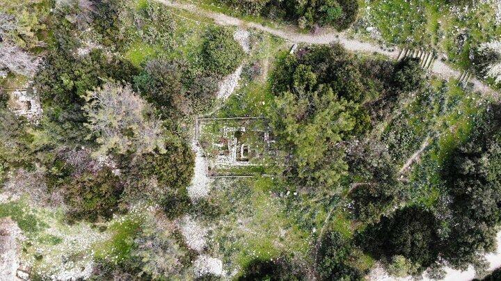 <p>Leleg Uygarlığının 3 bin yıllık yerleşim yeri olan Pedasa Antik Kenti kalıntılarının bir bölümünü içine alan 170 dönümlük arazi, satışa çıkarıldı.</p>

