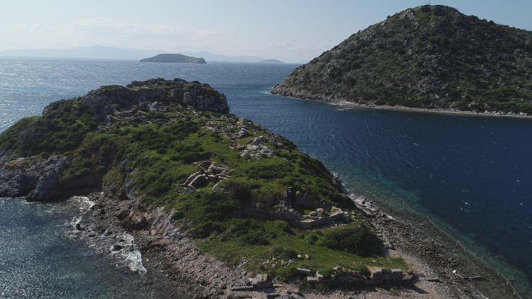 <p>Yaz aylarında binlerce turistin ziyaret ettiği Myndos kentine giden yolun bu mevsimde ortaya çıkması vatandaşlarda merak uyandırdı. </p>