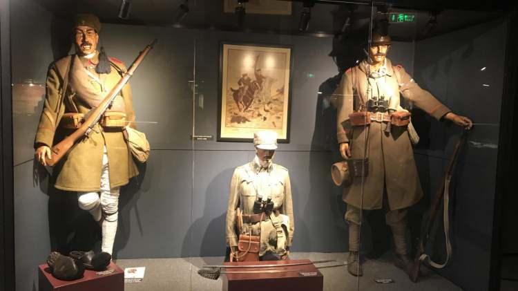 <p>Gaziantep Büyükşehir Belediyesi'nin ev sahipliğinde Hisart Canlı Tarih Müzesi koleksiyonuna ait eserlerden oluşan Birinci Dünya Savaşı ve Kurtuluş Savaşı'nda Kadın Kahramanlar Sergisi açıldı.</p>
