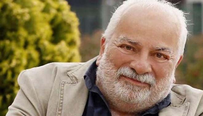 <p>Alasya 2008 yılında 4 yıl aşk yaşadığı Jülide Hanımla sessiz sedasız evlenmişti.</p>