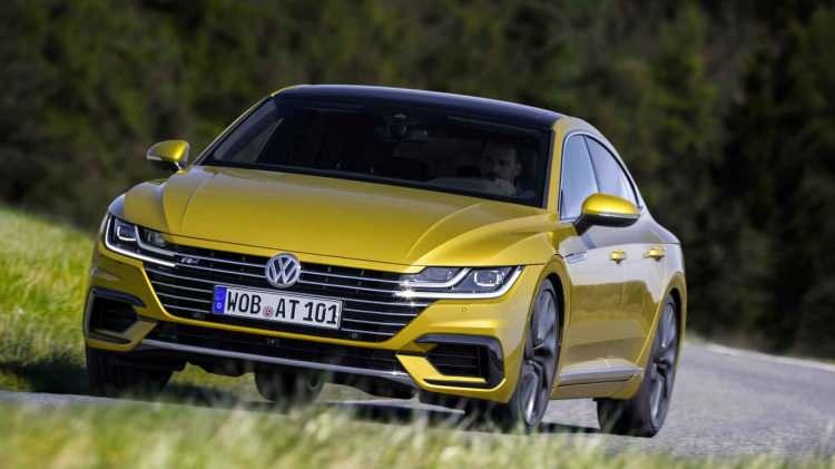 <p>Volkswagen, yenilenmiş Arteon'u 2021'in ilk yarısında satışa sunmayı planlıyor.</p>

<p><strong>Volkswagen Arteon fiyatı</strong></p>

<p>Motor tipi: Benzin, Dizel Fiyatı: 284.720 TL + Vergiler</p>
