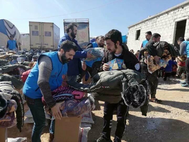 <p>Camisi, okulu ve diğer sosyal alanların da olduğu mahalleler kuruyoruz. Yardımsever milletimizin destekleriyle gıda, eğitim, dini hizmetleri destekleme faaliyetleri, barınma gibi hemen her alanda hizmet veriyoruz. İnşallah &ccedil;alışmalarımız artarak devam edecek&rdquo; şeklinde konuştu.</p>
