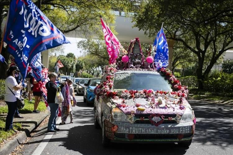 <p>Amerikan Muhafazakar Birliği'nin geleneksel yıllık Muhafazakar Siyasi Eylem Konferansı (CPAC) bu yıl Florida eyaletinin Orlando şehrinde gerçekleştirildi. Konferansın yapıldığı Hyatt Regency Otel'i önünde çok sayıda eski ABD Başkanı Donald Trump destekçisi toplandı. ( Eva Marie Uzcategui Trinkl - Anadolu Ajansı )</p>

<p> </p>
