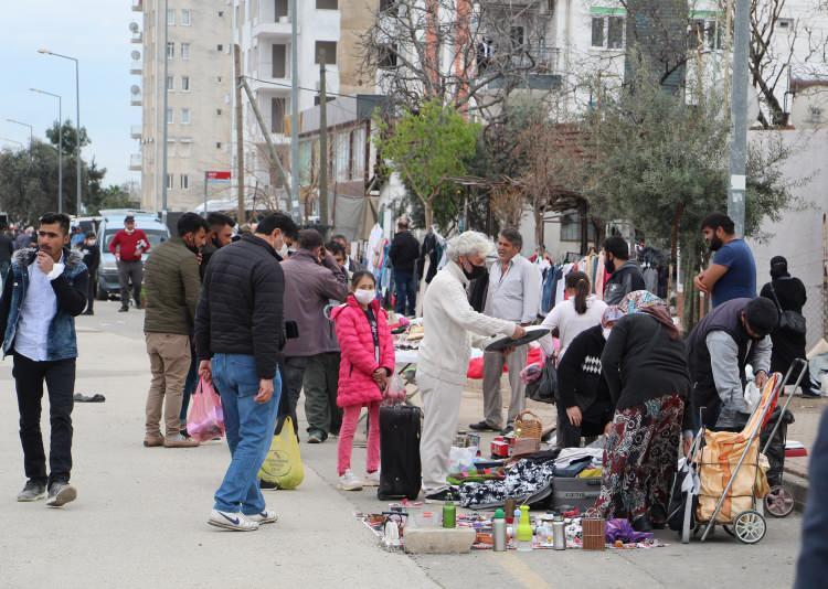 <p>Güzel bir pazar yerimiz olmasını istiyoruz. Buradan araçlar geçiyor, kazalar gerçekleşiyor. Burası yetmiyor. </p>