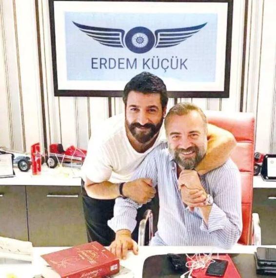 <p>Kaynarca, avukatı Ramazan Bulut aracılığıyla Erdem Küçük isimli kişinin hesaplarının engellenmesi için mahkemeye başvuruda bulunmuştu. Kaynarca adına 40'a yakın sahte hesap çekilmişti.</p>

