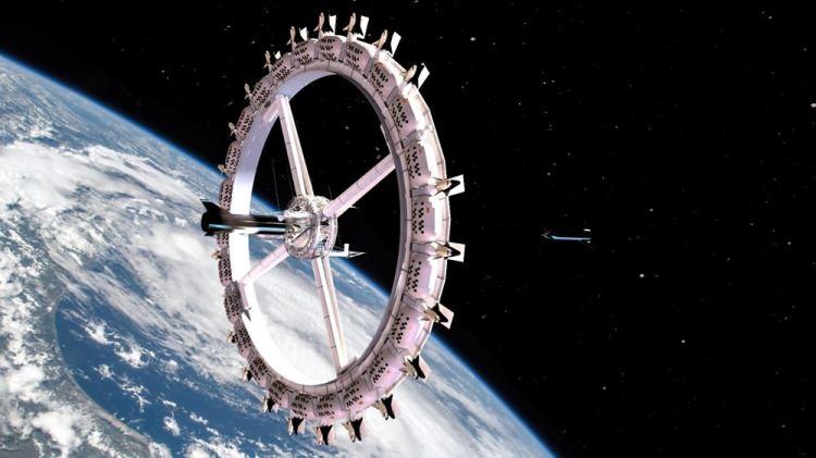 <p>ABD’li uzay araştırma şirketi, ilk uzay otelini açmaya hazırlanıyor. 2025 yılında Dünya’nın yörüngesinde inşa edilmeye başlanacak 400 kişi kapasiteli otelde, sinema, spa ve çeşitli restoranlar yer alacak. </p>
