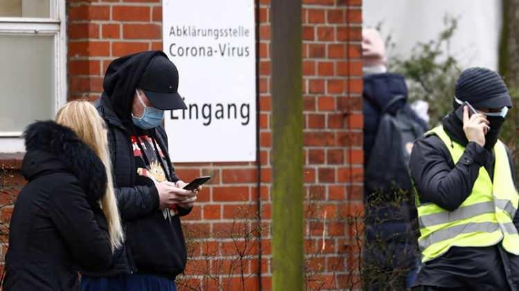 <p><strong>D&Uuml;R&Uuml;STL&Uuml;K VE GER&Ccedil;EK&Ccedil;İ HEDEFLER &Ouml;NEMLİ</strong><br />
Sosyal psikolog Profes&ouml;r Rolf van Dick, "Siyasi iletişim tutarlı olmaya devam etmeli. Somut kriterlere, verilere dayanmalı ve bunlar da anlaşılır bir şekilde kamuoyuna aktarılmalı&rdquo; diye konuştu.</p>

<p>Psikolog Stephan Gr&uuml;newald de i&ccedil;inden ge&ccedil;ilmekte olunan bu kritik s&uuml;re&ccedil;te, d&uuml;r&uuml;stl&uuml;k ve ger&ccedil;ek&ccedil;i hedeflerin hi&ccedil; olmadığı kadar &ouml;nem taşıdığına vurgu yaparak, "Net perspektifler sunulmalı&rdquo; dedi.</p>
