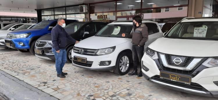 <p>Bunları 11 bin 704 adetle Fiat, 7 bin 163 adetle Opel, 6 bin 460 adetle Peugeot, 6 bin 241 satışla Mercedes-Benz, 6 bin 126 ile BMW, 5 bin 927 adetle Hyundai ve 4 bin 370'le de Toyota izledi. </p>

<p> </p>
