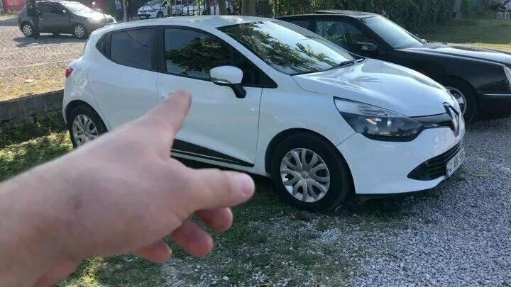 <p>Satışlarda, Renault Clio 4 bin 194 adetle ikinci,</p>

<p> </p>
