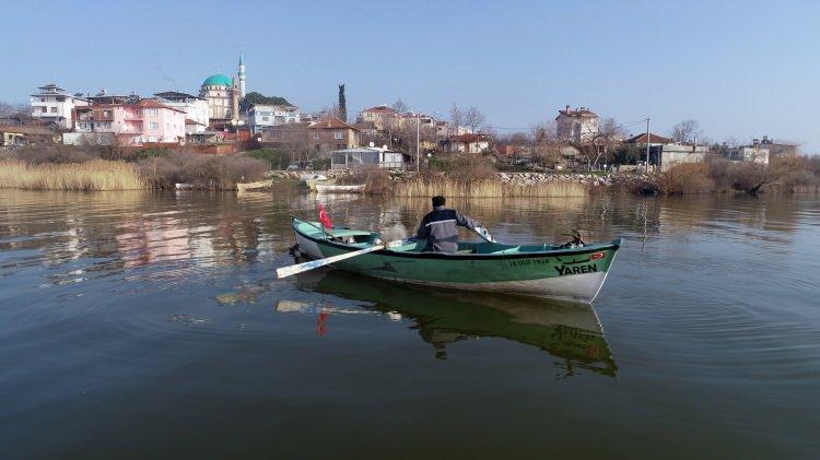 <p><strong>'6 AYLIK BU YIL DA SONA ERDİ'</strong></p>
<p>Karacabey Belediye Başkanı Ali Özkan da “ Adem Amca ile Yaren'in buluşması bu yıl onuncu kez gerçekleşti. Yarenseverlerin gözü aydın. Yaren Leylek bu yıl köyümüze gelen ilk leylek. Çok mutlu ve sevinçliyiz. Bu durum tüm Türkiye’nin takip ettiği bir konu. Prag Film Festivali’nde bu hikaye ödül aldı. </p>