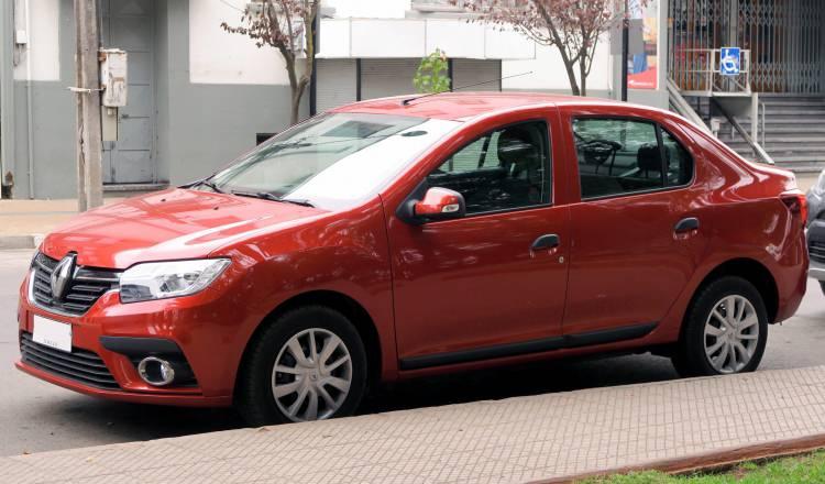 <p>2 bin 373 adetle Renault Symbol</p>