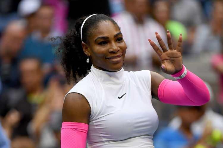 <p><strong>Dünyaca ünlü tenis sporcusu Serena Williams, Beverly Hills'deki evini satışa çıkarma kararı aldı. Ünlü raket, eşi ve kızıyla yaşadıkları ev için toplamda 7.2 milyon dolar istiyor.</strong></p>
