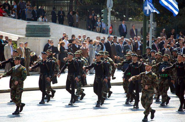 <p><strong>ATİNA’YA 9 MİLYON DOLARLIK ASKERİ YARDIM</strong></p>
<p>ABD'nin Atina Büyükelçiliği'nin Savunma İşbirliği Ofisi, Yunanistan Özel Kuvvetleri'ne 9 milyon dolar değerinde askeri yardım yapmıştı. </p>