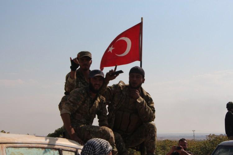 <p>Barış Pınarı Harekatı ile terör örgütlerinden temizlenen Suriye'nin Tel Abyad ve Rasulayn ilçelerinde son bir yılda 4'ü ölü 711 teröristin etkisiz hale getirildiği, 71 terör saldırısı girişiminin engellendiği bildirildi.</p>

<p> </p>
