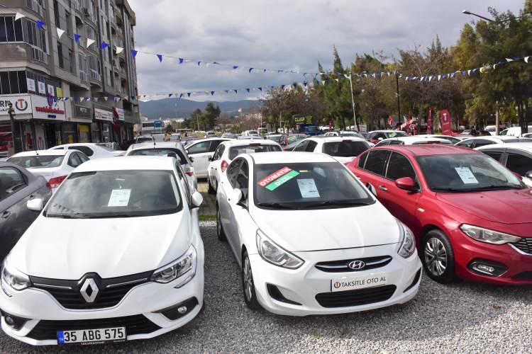 <p><span style="color:rgb(178, 34, 34)"><strong>ELEKTRİKLİ OTOMOBİL SATIŞI 356 ADET OLDU</strong></span></p>
<p>Türkiye ikinci el online binek ve hafif ticari pazarı motor tipine göre değerlendirildiğinde, şubatta en yüksek payı 78 bin 949 adet ve yüzde 63,93 payla dizel otomobiller aldı.</p>