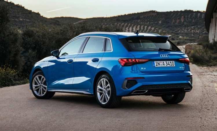 <p> Sportback ve Sedan olmak üzere iki farklı gövde tipinde satışa sunulan Yeni A3, 1,5 litrelik 4 silindirli TFSI ve 1 litrelik 3 silindirli TFSI motor seçenekleri ve iki farklı donanım seviyesinde alınabiliyor.</p>